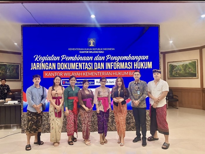 Kegiatan Pembinaan dan Pengembangan Jaringan Dokumentasi dan Informasi Hukum Kegiatan Pembinaan dan Pengembangan Jaringan Dokumentasi dan Informasi Hukum